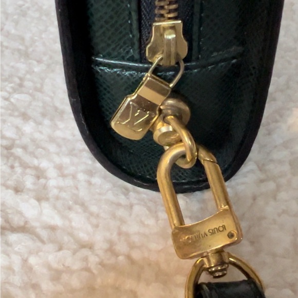 Louis Vuitton Green Taiga Baikal Clutch - Picture 4 of 5